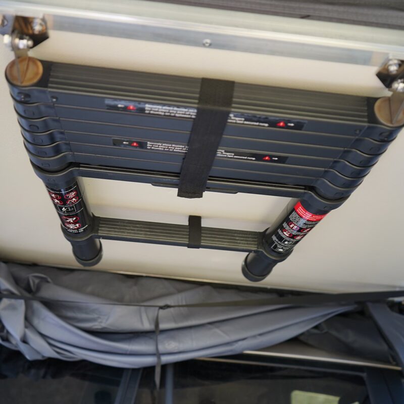 Cort-plafon-auto-Overlander-Explorer-3.0-160-cm-cu-sky-roof-roof-top-tent-15-1